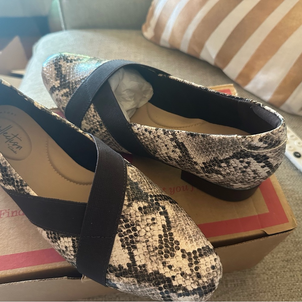 CLARK’s Collection Leather Slip On Loafers Size 9W. Animal Print NEW. MSRP $78 - Picture 16 of 16